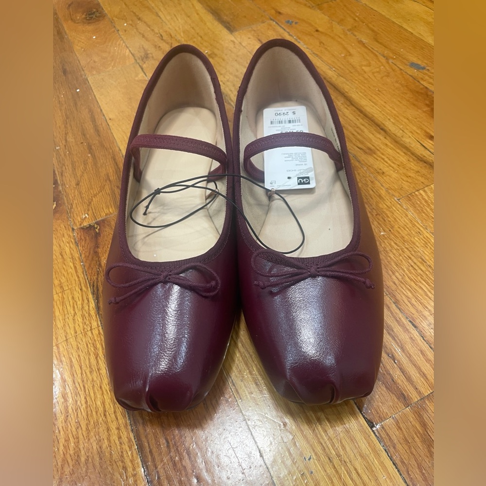 Chic Burgundy Leather Flats